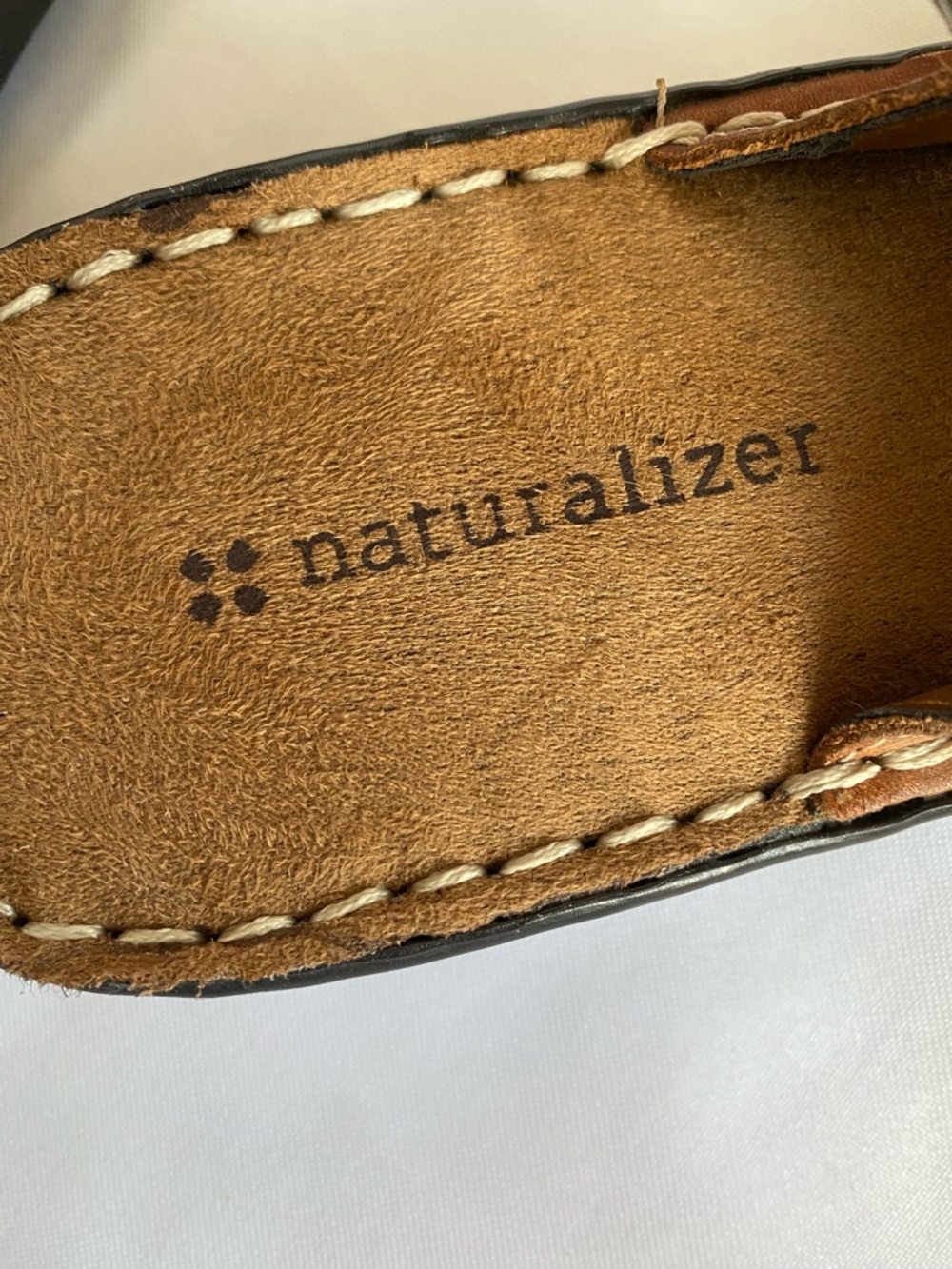 Naturalizer "Chavaro" Womens Sandal Sz 8M Elastic Strap Walking Comfort Hawaiian - Picture 6 of 12